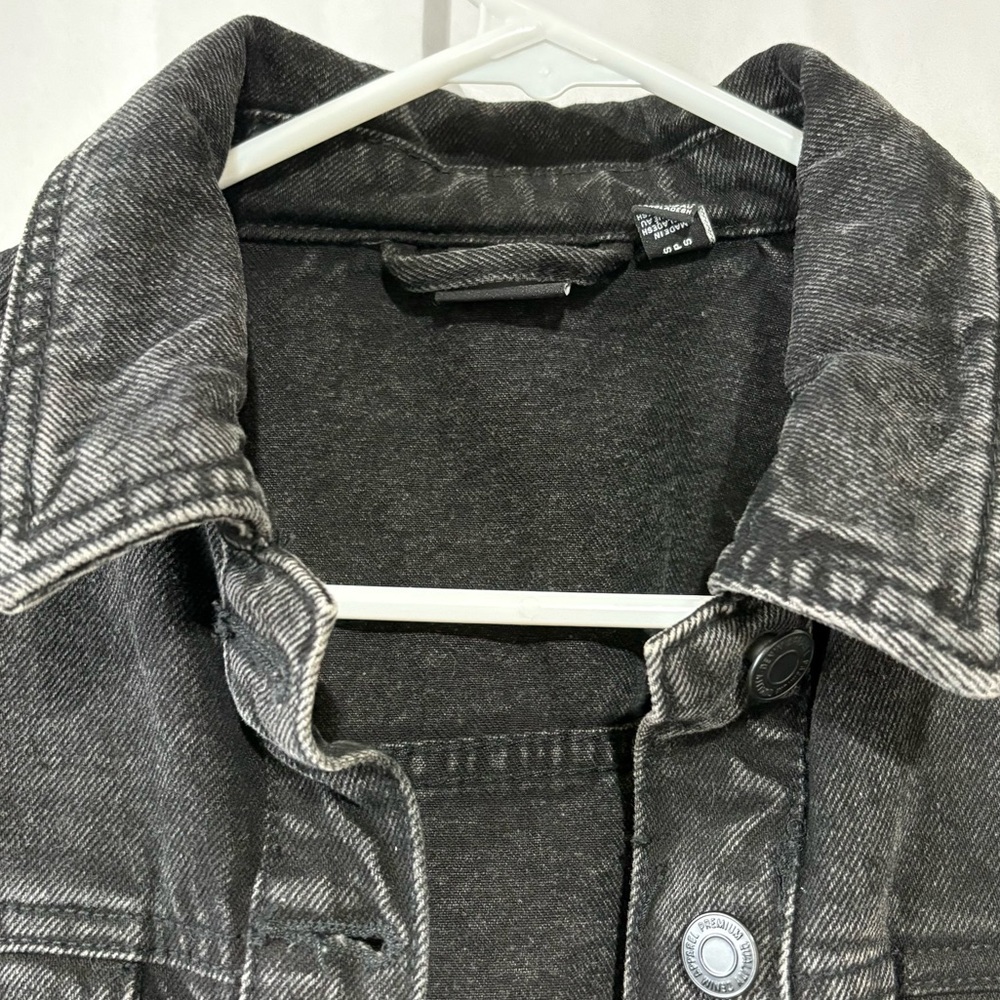 Vero Moda Cropped Black Denim Jacket - Picture 3 of 6